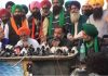 किसान नेताओं की चेतावनी, 4 जनवरी की बैठक में नहीं निकला हल तो बंद करेंगे मॉल और पेट्रोल पंप