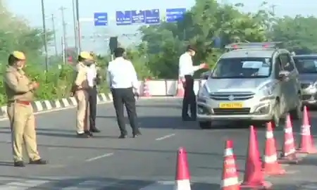 police_strict_checking_on_noida_ghaziabad_border_after_isis_terrorist_arrested_in_delhi_1598079823
