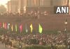 Beating Retreat Live : विजय चौक पर बीटिंग रिट्रीट समारोह शुरू, गूंजा सेना का शौर्यगान, राष्ट्रपति, प्रधानमंत्री और रक्षा मंत्री मौजूद