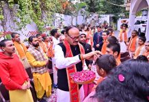 यूपी में ब्राह्मण राजनीति तेज: शंकराचार्य विवाद के बीच डिप्टी सीएम ब्रजेश पाठक ने 101 बटुकों का किया सम्मान