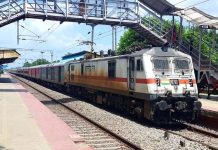 Bihar Train News: बिहार आने वालों की बढ़ी टेंशन, 50+ ट्रेनें रद, दिवाली-छठ में 400 वेटिंग, फ्लाइट 40 हजार पार